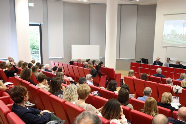 Invecchiamento migrante, diritti e cittadinanza: il 27 aprile a Bologna la presentazione del progetto Migr–Aging